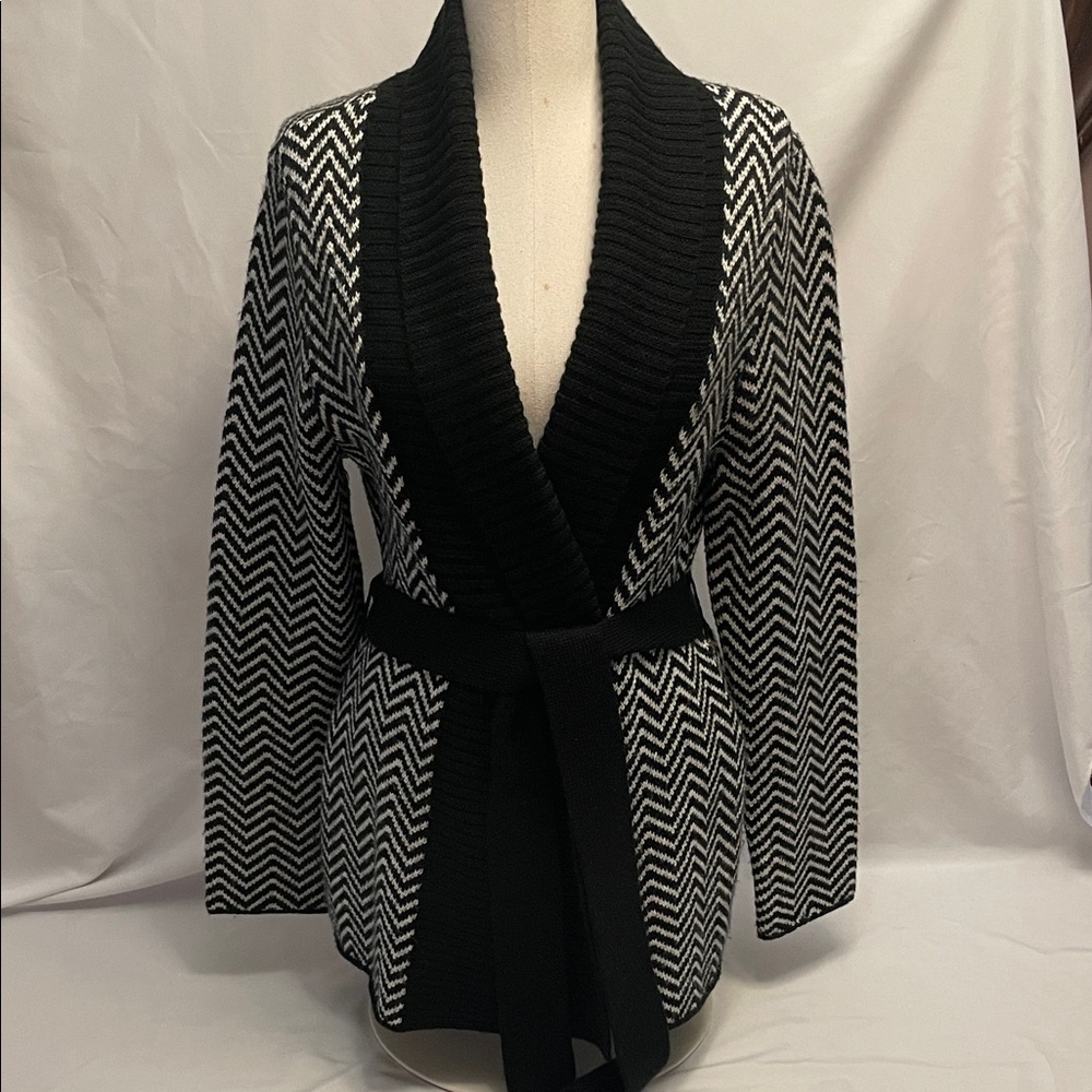 Kenar Black and White Open Front Belted ModernClaasicChevron Cardigan